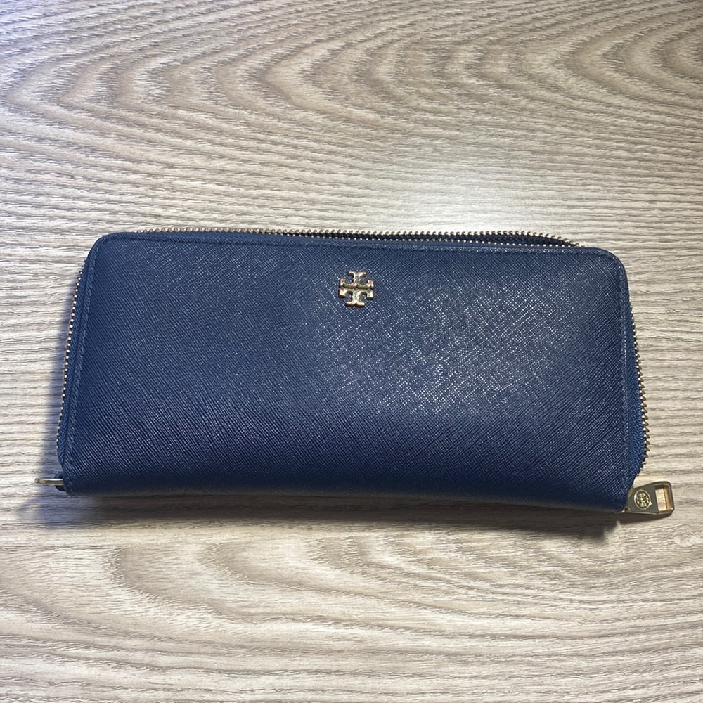 Tory Burch Robinson Zip Continental Wallet - Navy